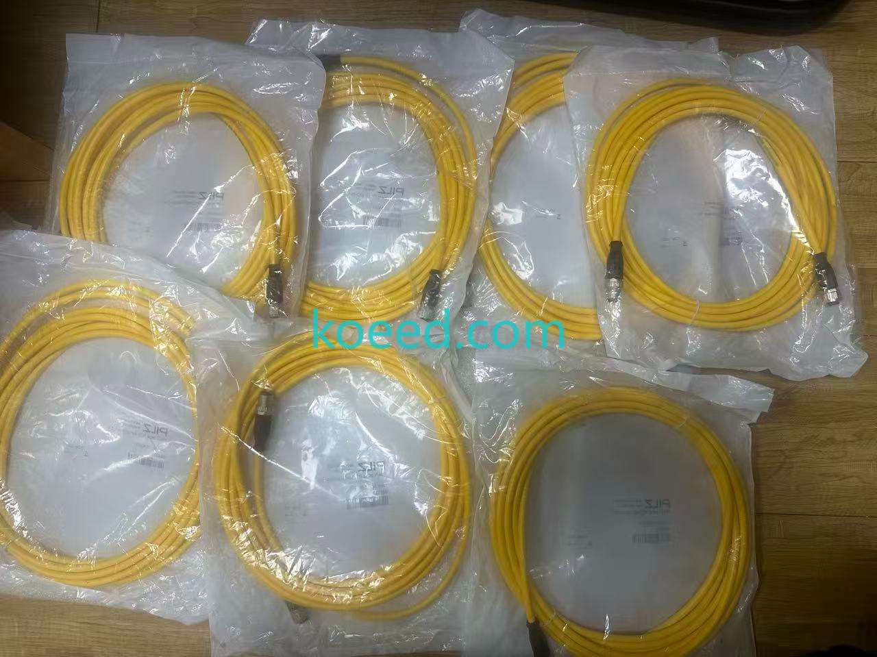 M12-8sf M12-8sm - Product View